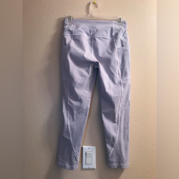 Victoria’s Secret Capri crop sport leggings with pockets on side stretchy comfy - Picture 4 of 4